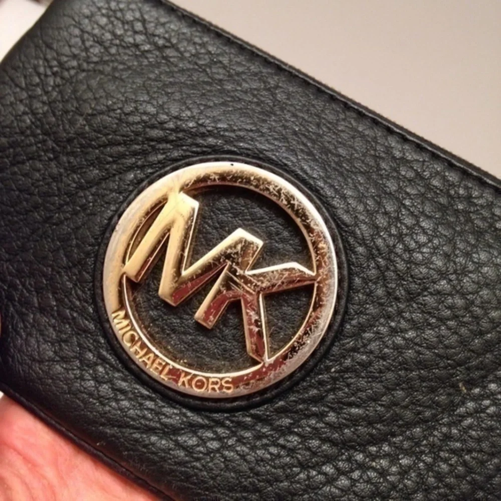 MICHAEL KORS black leather wristlet wallet